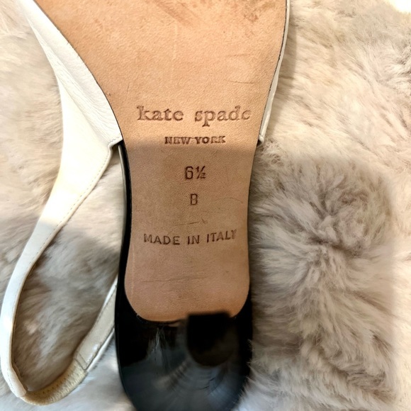 Kate Spade New York Classic Bow Black White Leather Heel Strap - Picture 8 of 9